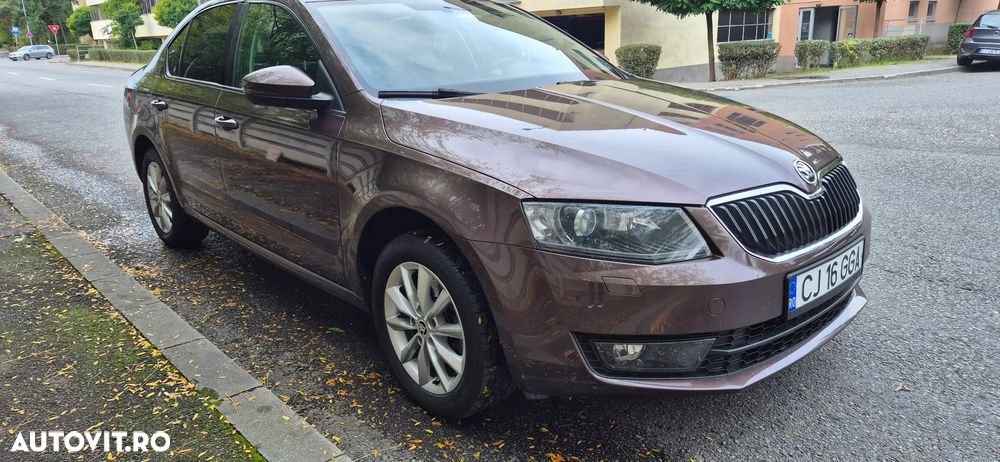 Skoda Octavia 2.0 TDI DSG Ambition - 1