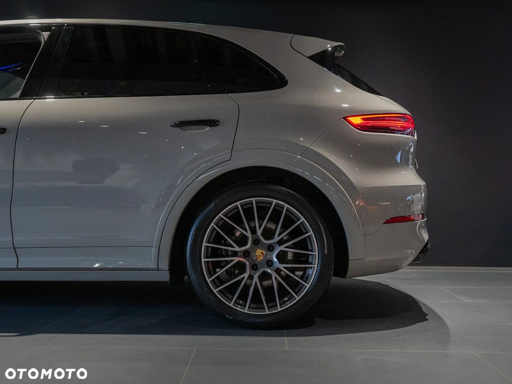 Porsche Cayenne - 9