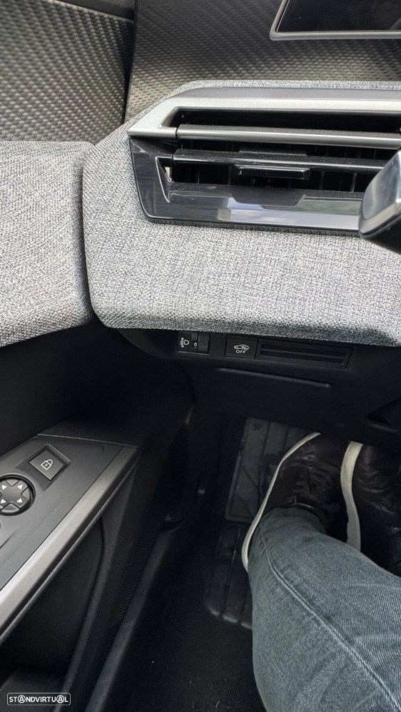 Peugeot 5008 1.2 Hybrid Allure e-DCS6 - 28