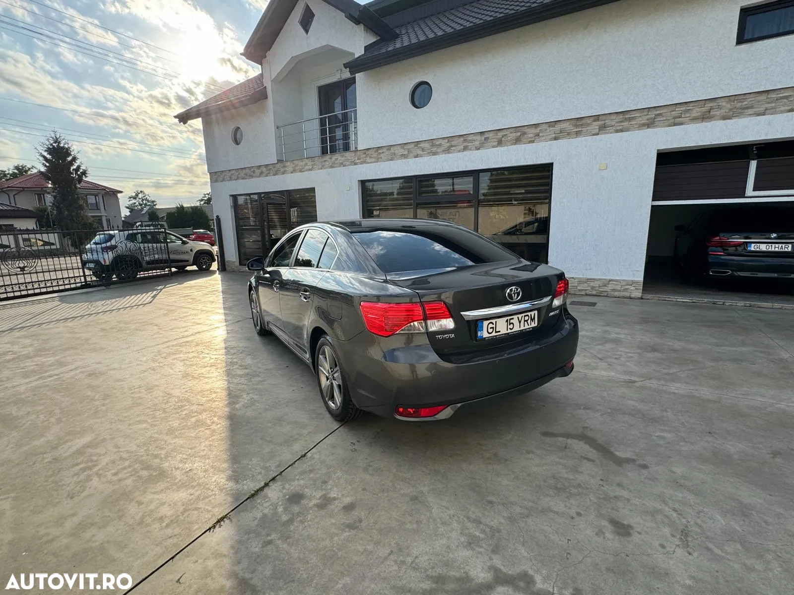 Toyota Avensis - 4
