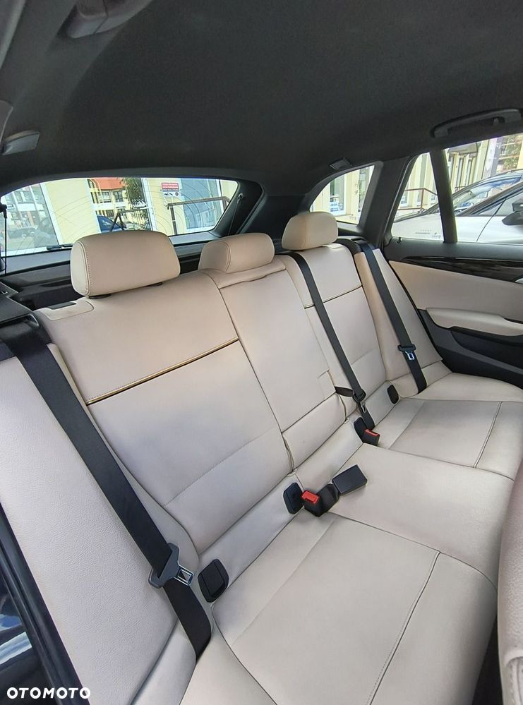 BMW X1 xDrive20d - 17