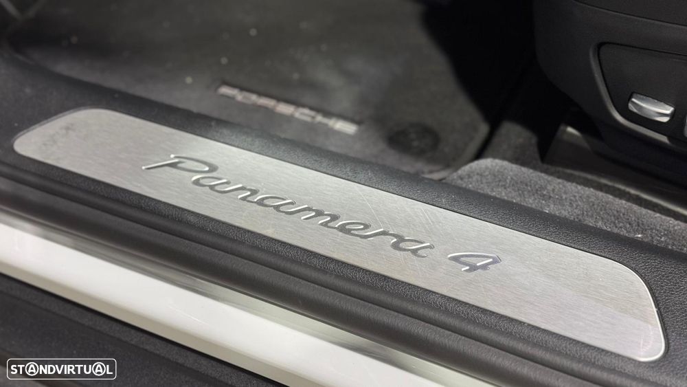 Porsche Panamera Sport Turismo 4 E-Hybrid - 16