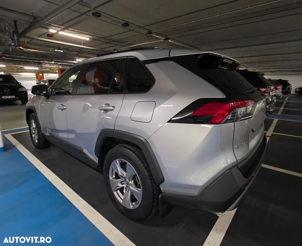 Toyota RAV4 - 8