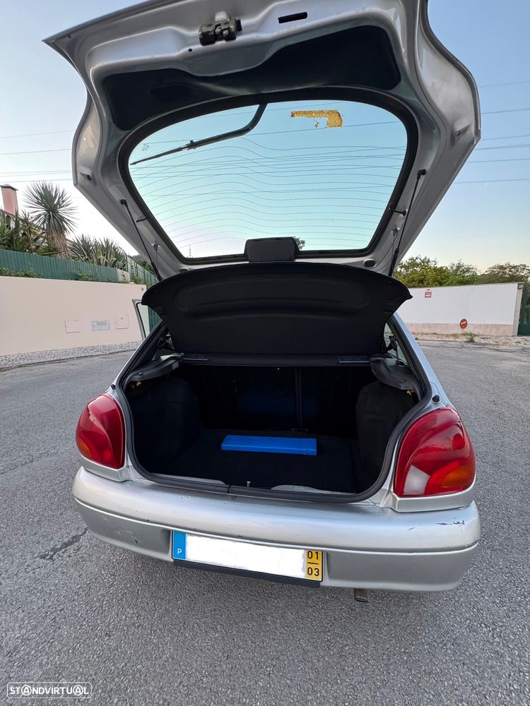 Ford Fiesta 1.25 Ghia - 11