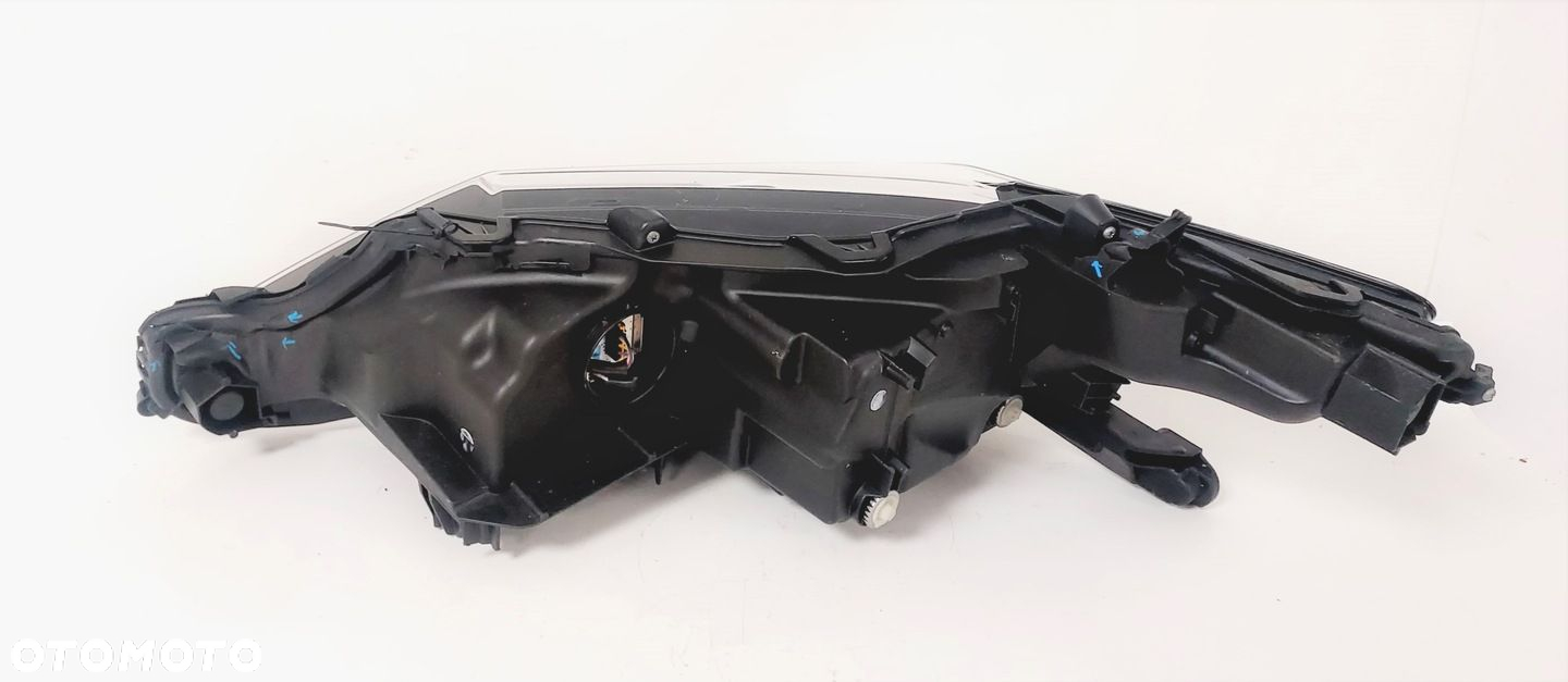 REFLEKTOR PRAWY TOYOTA CAMRY VIII 2017- , FULL LED - 2