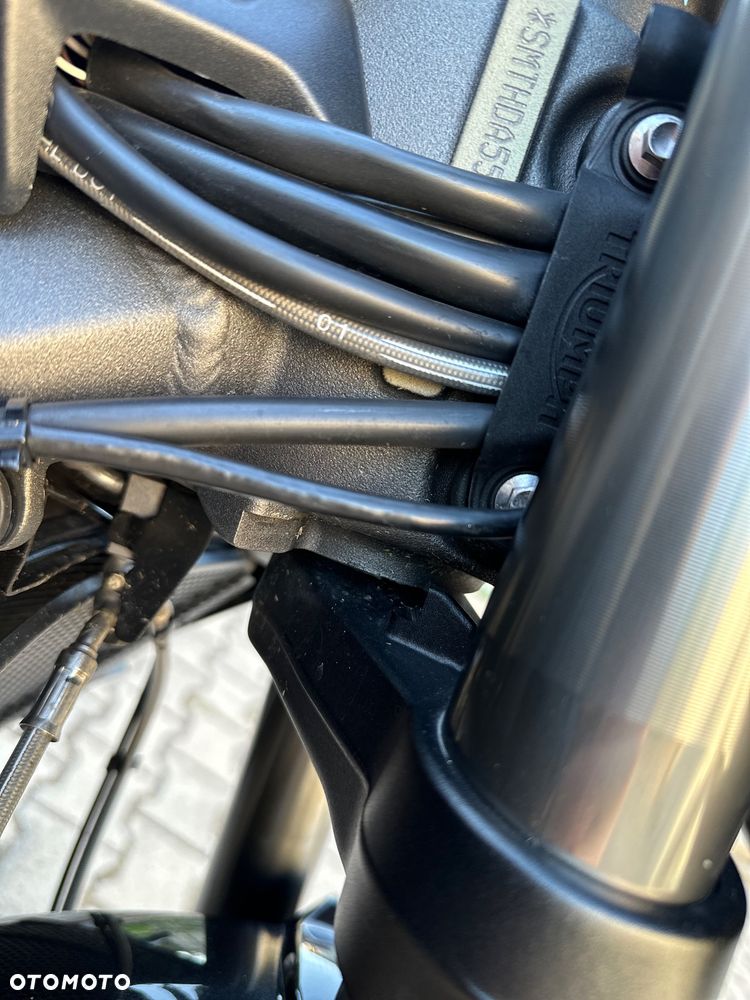 Triumph Street Triple - 9