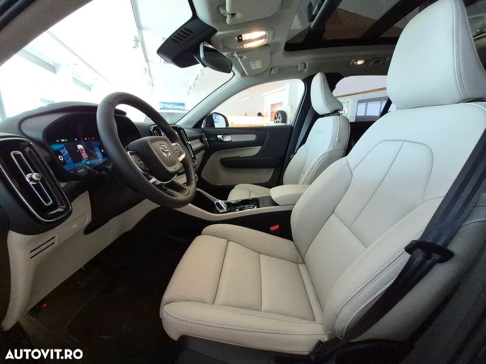 Volvo XC 40 B3 AT FWD MHEV Plus Dark - 16