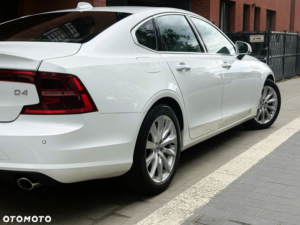 Volvo S90 D4 Momentum - 29