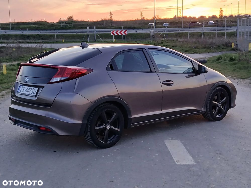 Honda Civic 1.8 Sport - 3