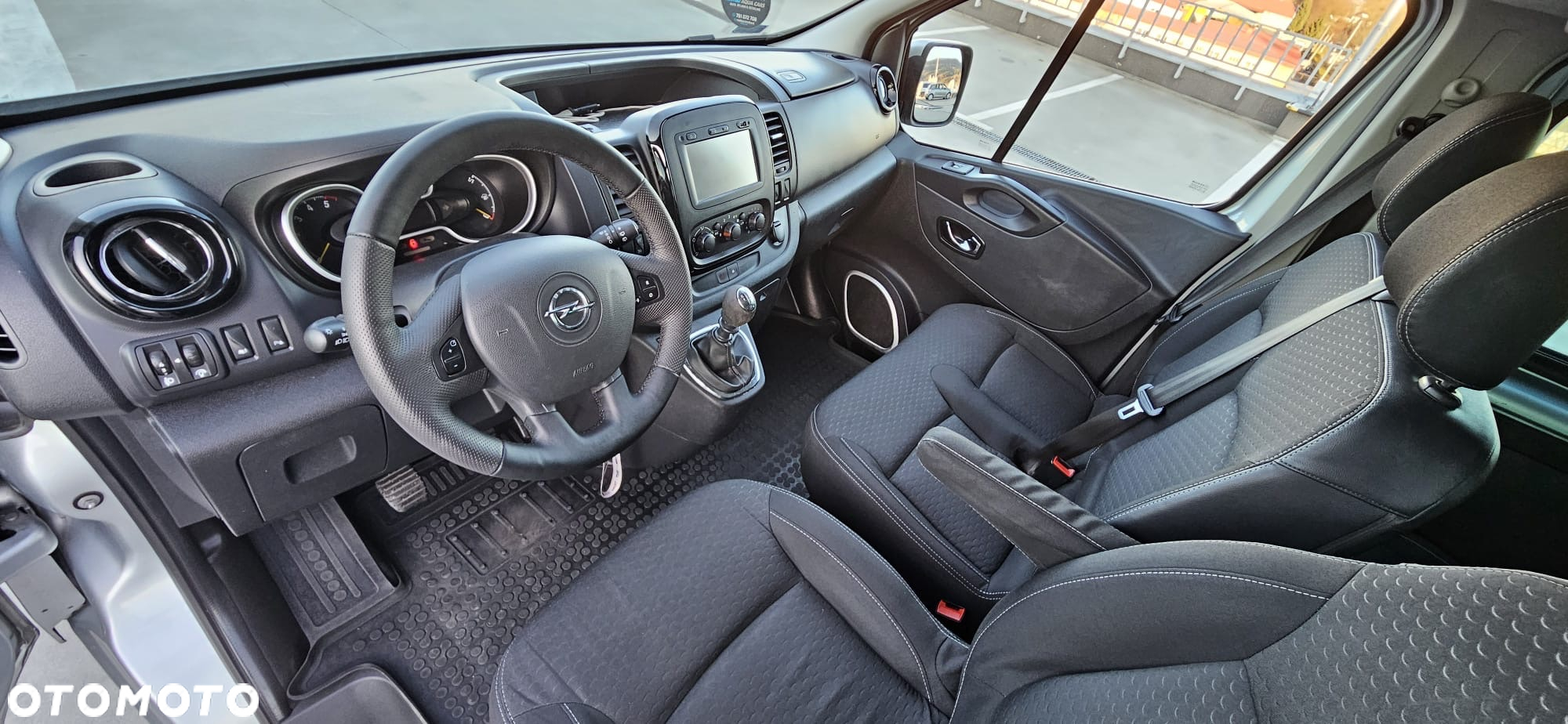 Opel Vivaro - 17