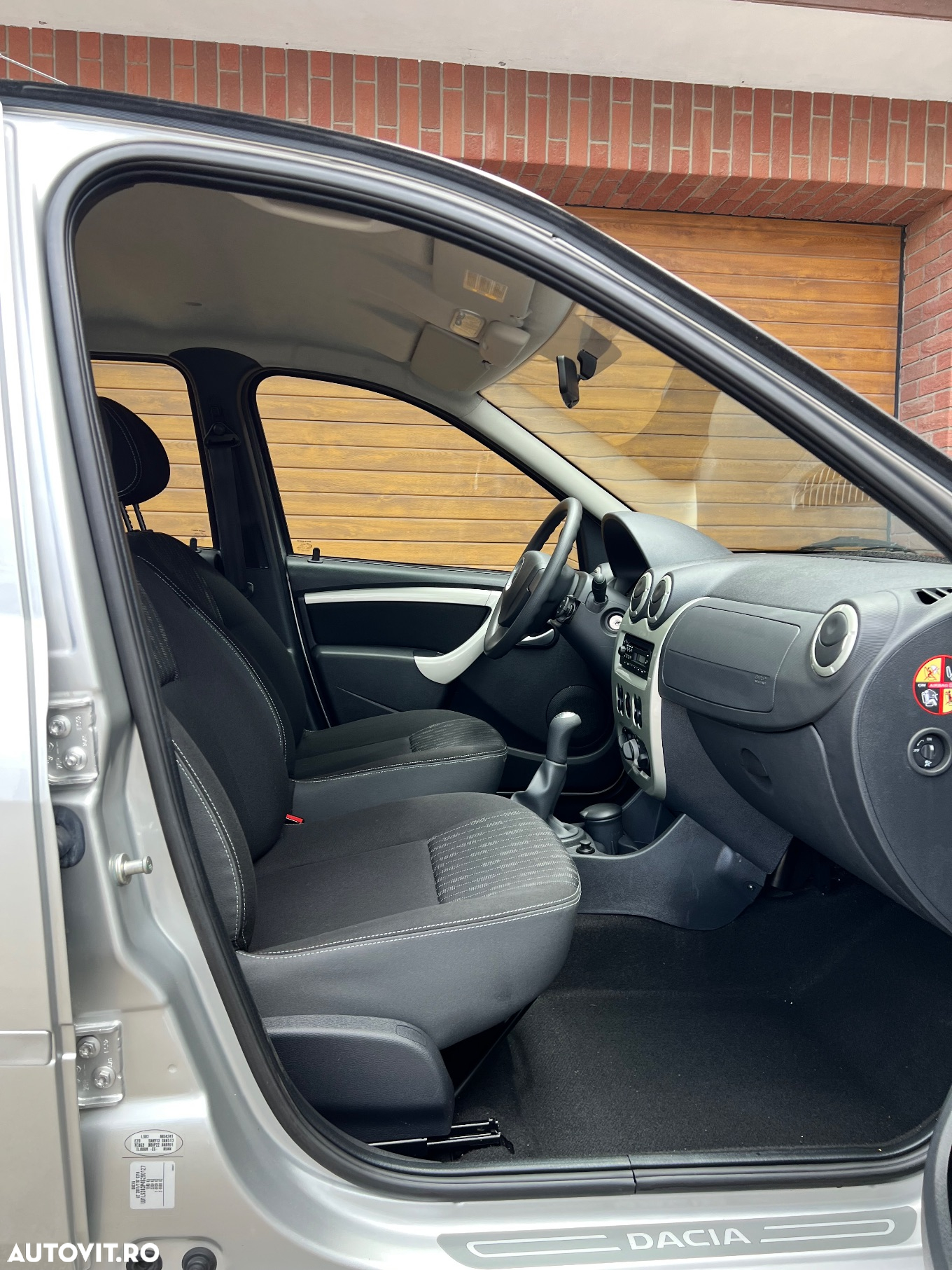 Dacia Logan 1.6 MPI Laureate - 6