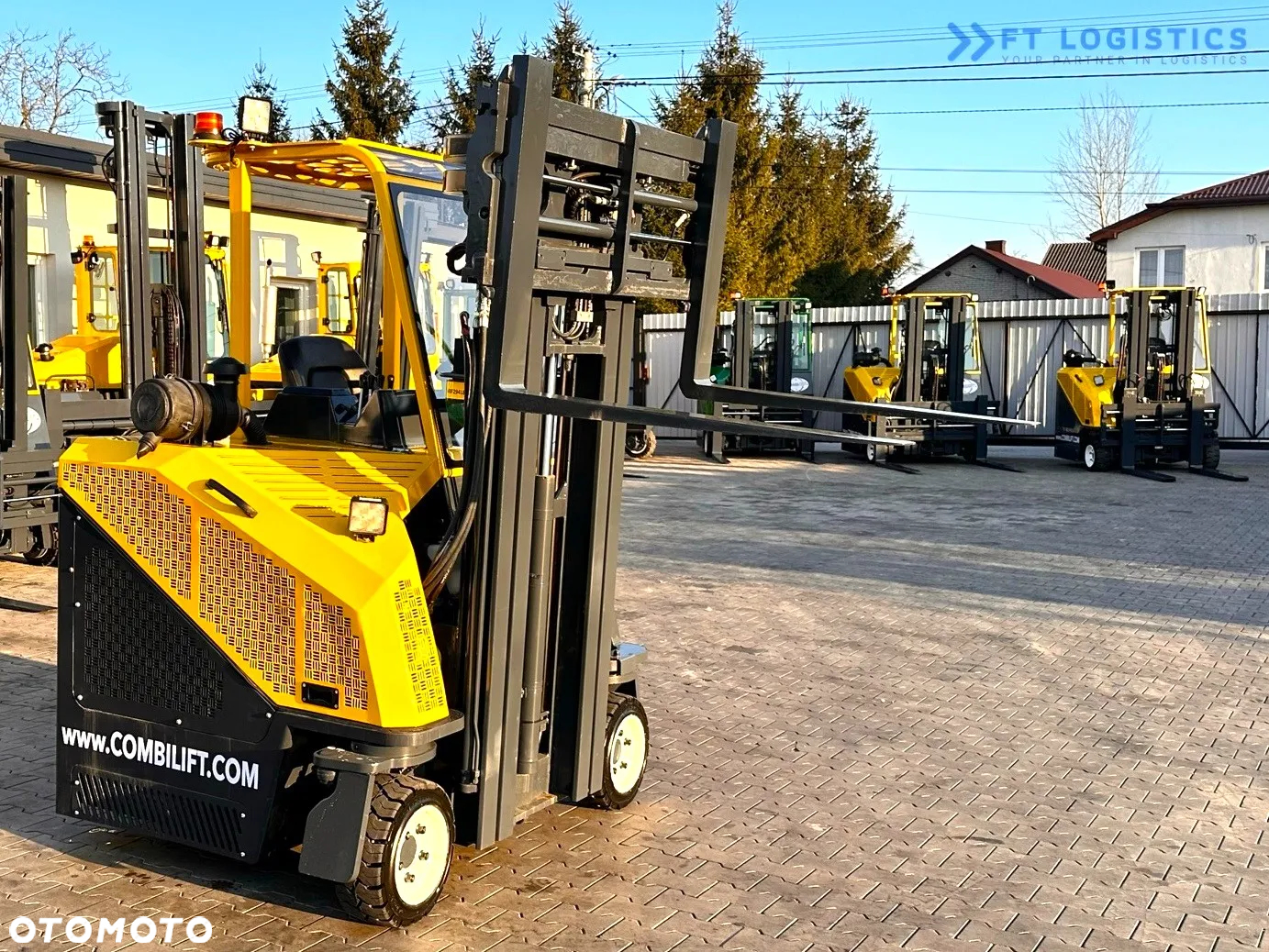 Combilift C3000CB / LPG / TRIPLEX - 4900MM / LPG / WOLNY SKOK / POZYCJONER / PRZESÓW WIDEŁ / JEDYNIE 7454 MTH / JAK NOWY - 11