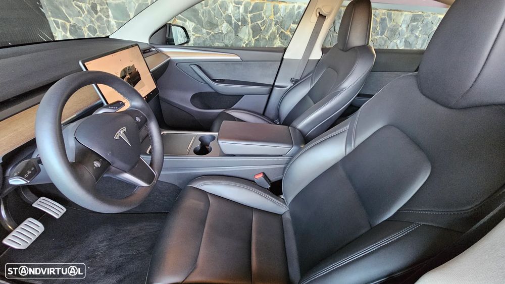 Tesla Model Y Performance Dual Motor AWD - 21