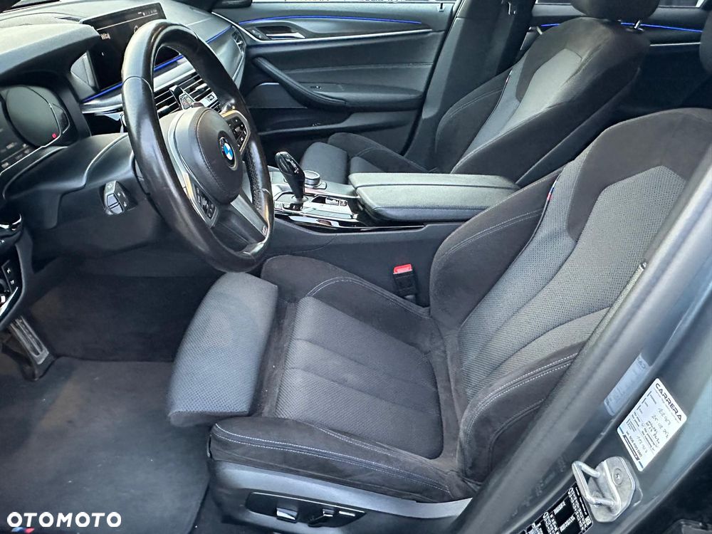 BMW Seria 5 520d xDrive - 14