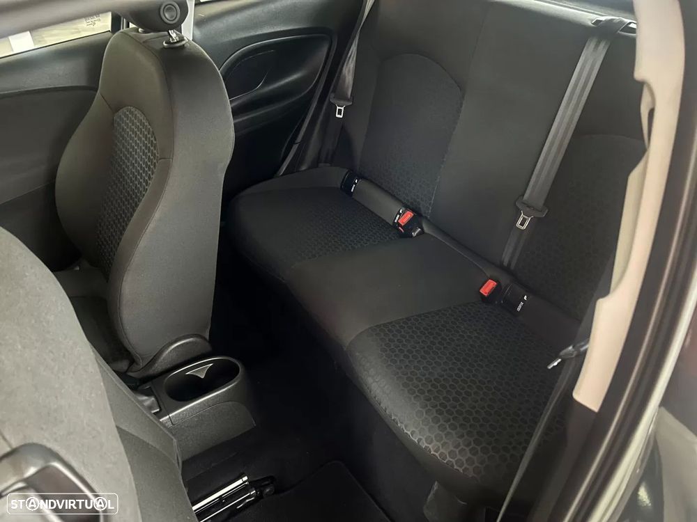 Opel Corsa 1.4 120 Anos - 38