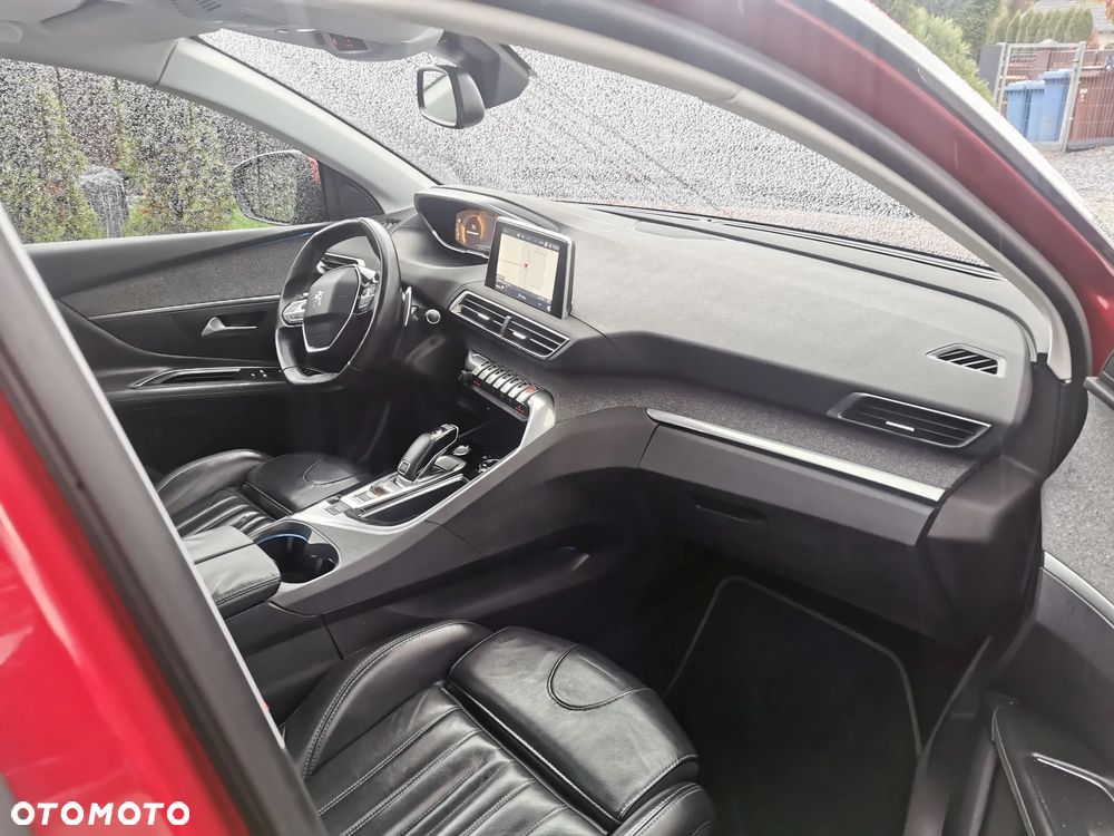 Peugeot 3008 1.2 PureTech Road Trip S&S EAT8 - 22