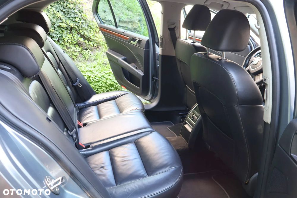 Skoda Superb 2.0 TDI Elegance DSG - 9