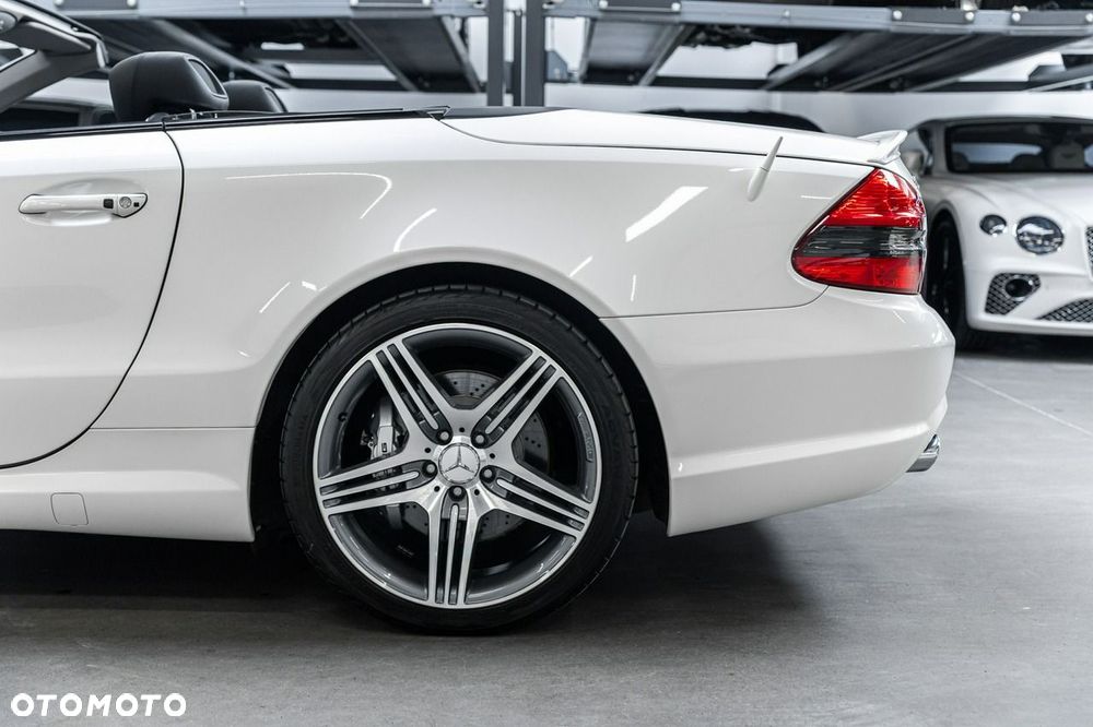 Mercedes-Benz SL 63 AMG SPEEDSHIFT MCT - 19