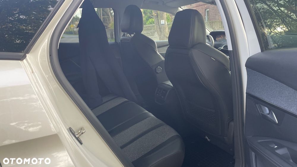 Peugeot 3008 1.2 PureTech Allure S&S - 13