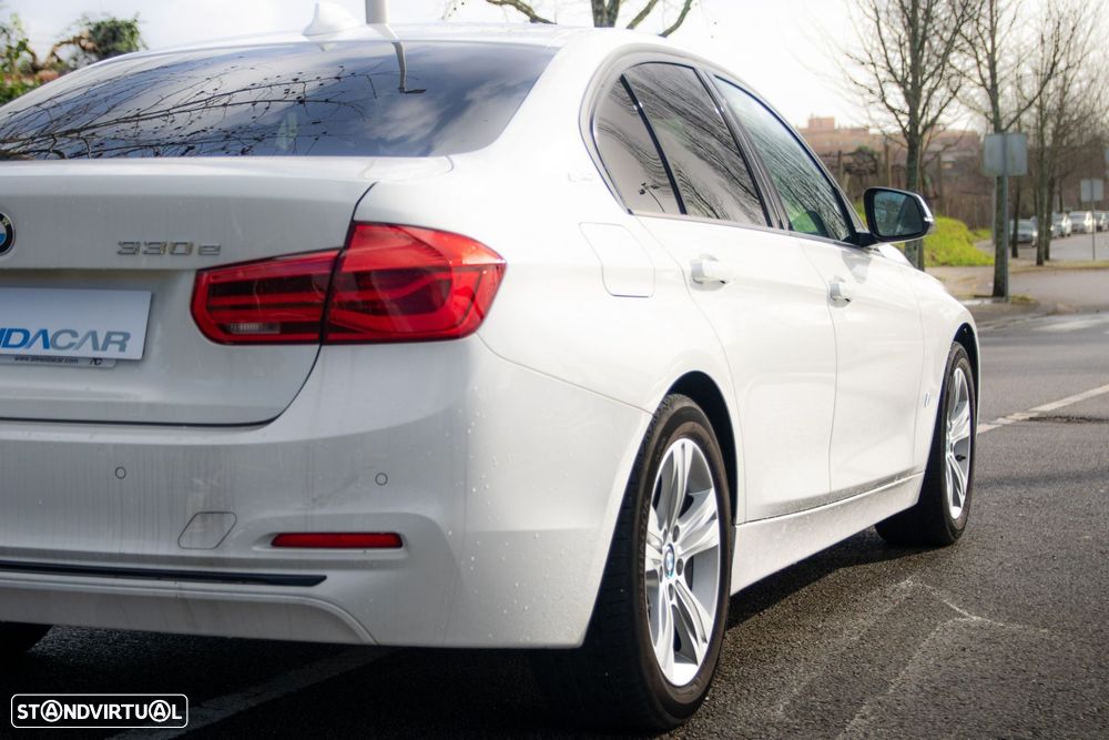 BMW 330 e iPerformance Line Sport - 26