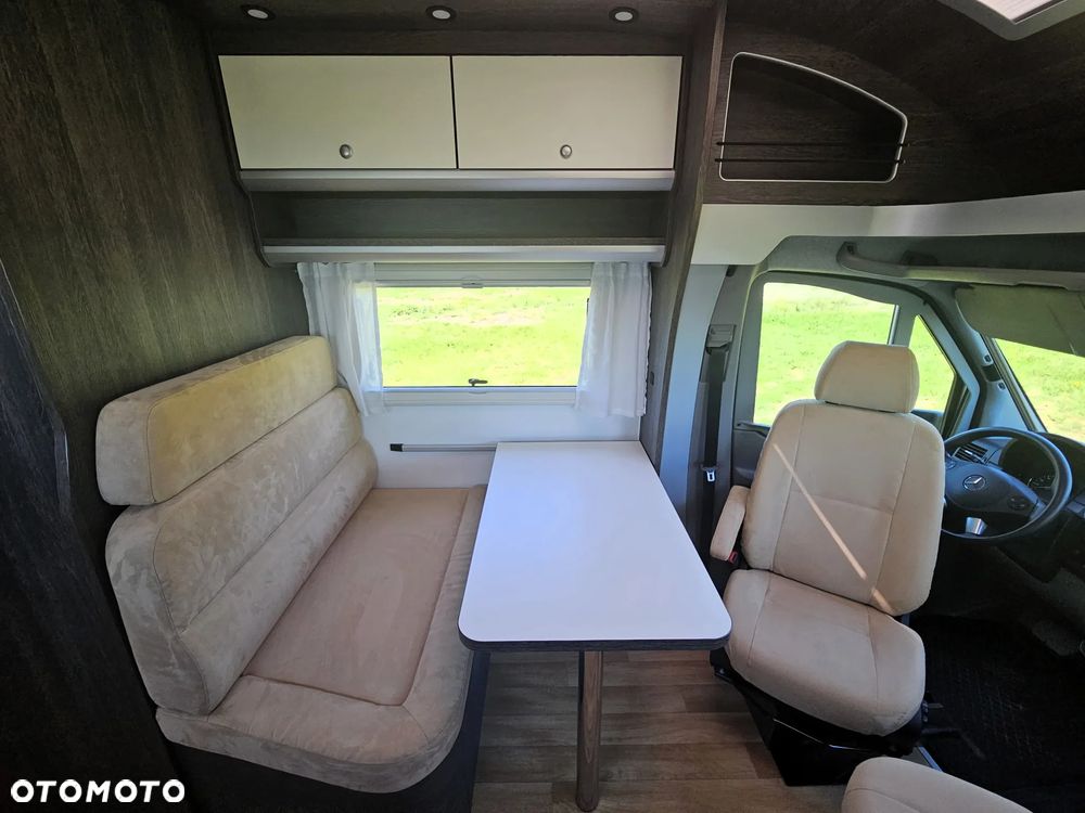 Mercedes-Benz Sprinter - 20