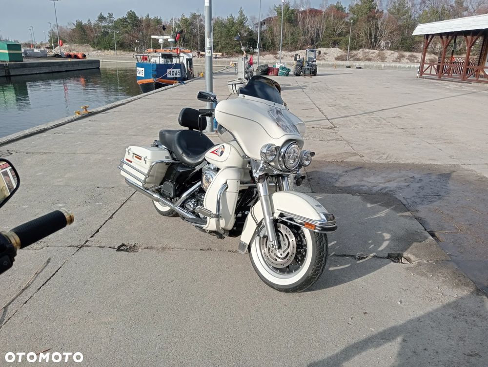 Harley-Davidson FLHT Electra Glide Standard - 27