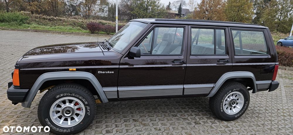 Jeep Cherokee - 8