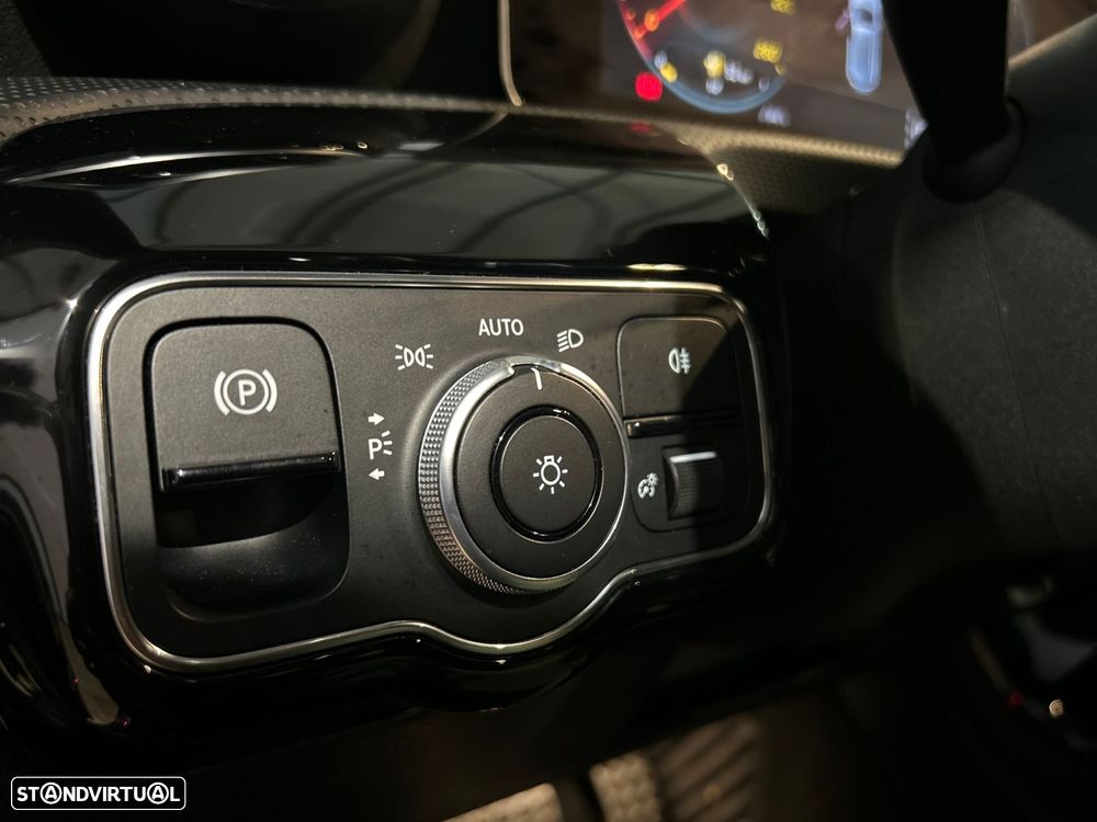 Mercedes-Benz A 180 d AMG Line Aut. - 38