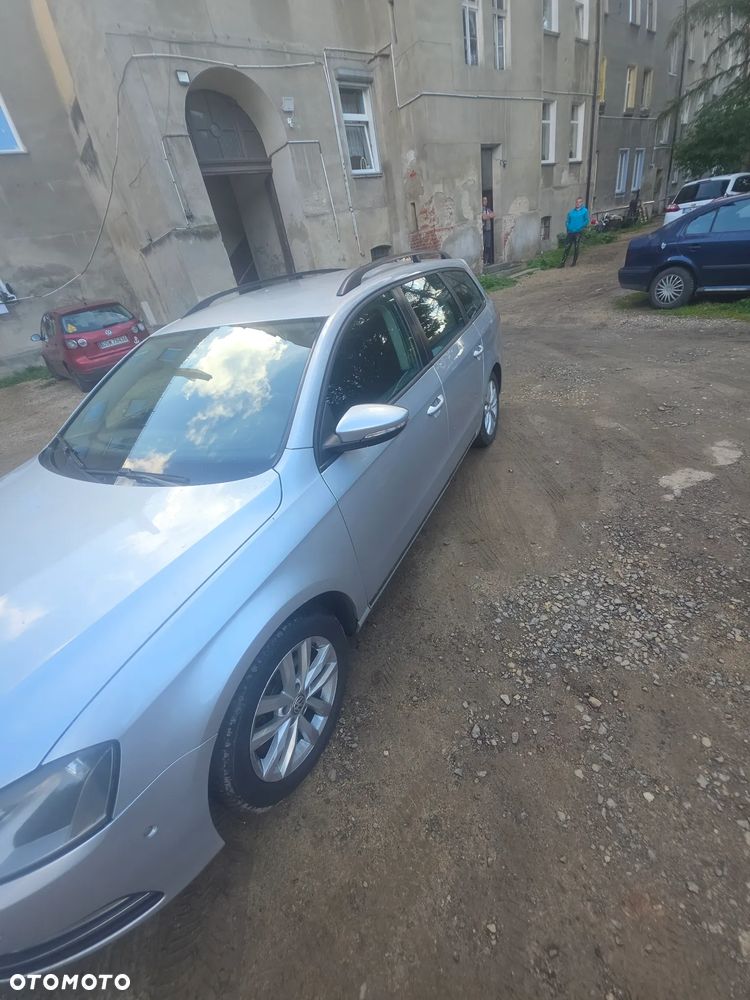 Volkswagen Passat 2.0 TDI DPF BlueMotion Technology Comfortline - 5