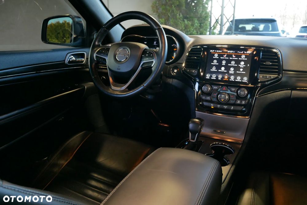 Jeep Grand Cherokee - 19