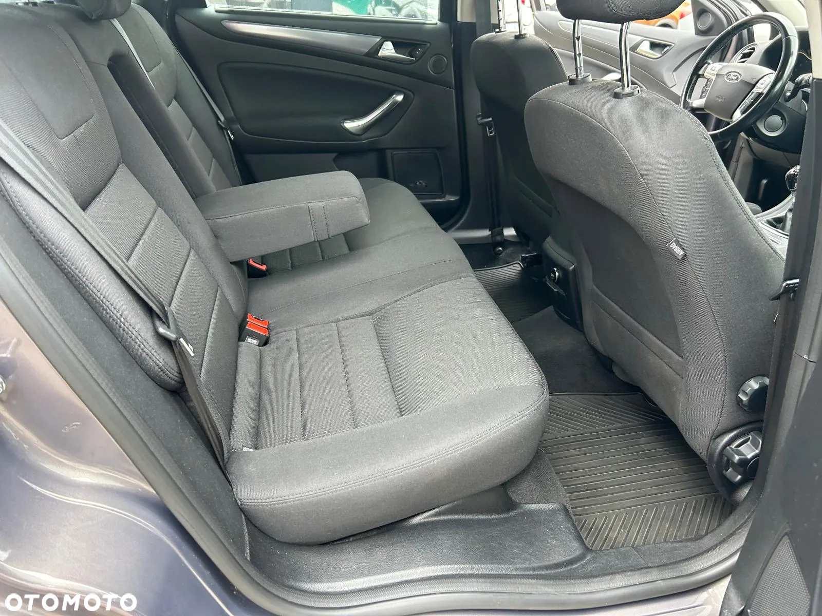 Ford Mondeo 1.6 T Silver X Plus - 20