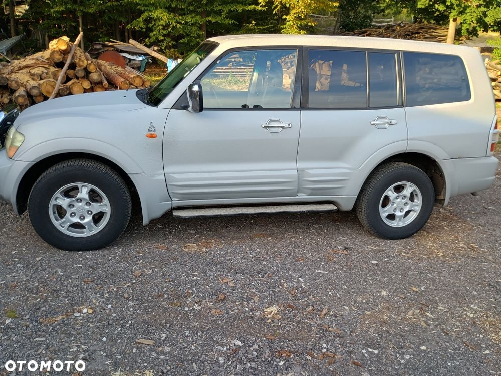 Mitsubishi Pajero 2002 photo 2