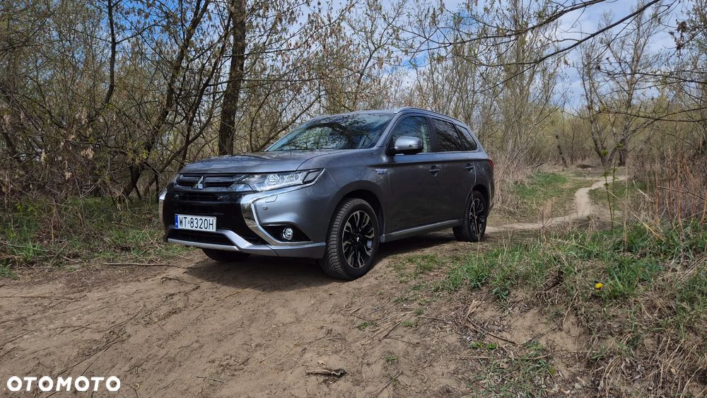 Mitsubishi Outlander - 4