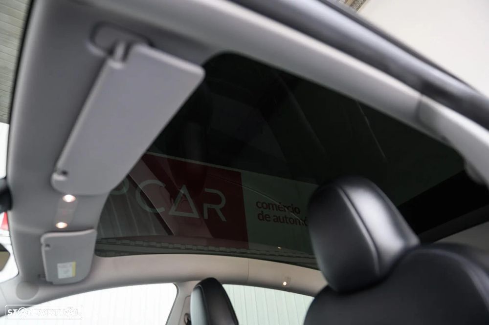 Tesla Model Y Long Range RWD - 54