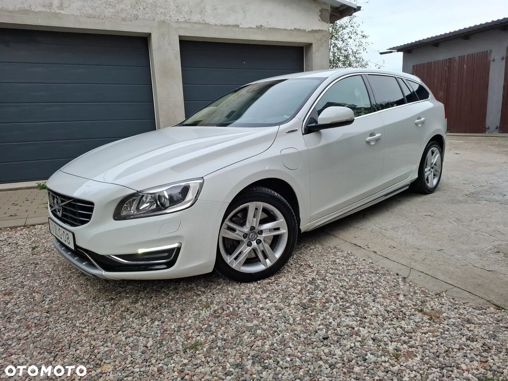 Volvo V60 D6 AWD Plug-in Hybrid Momentum - 18