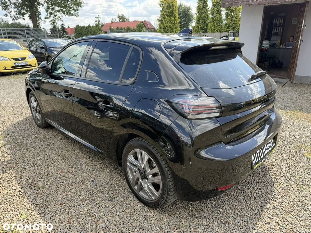 Peugeot 208 - 4