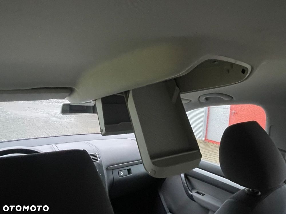 Volkswagen Touran - 20