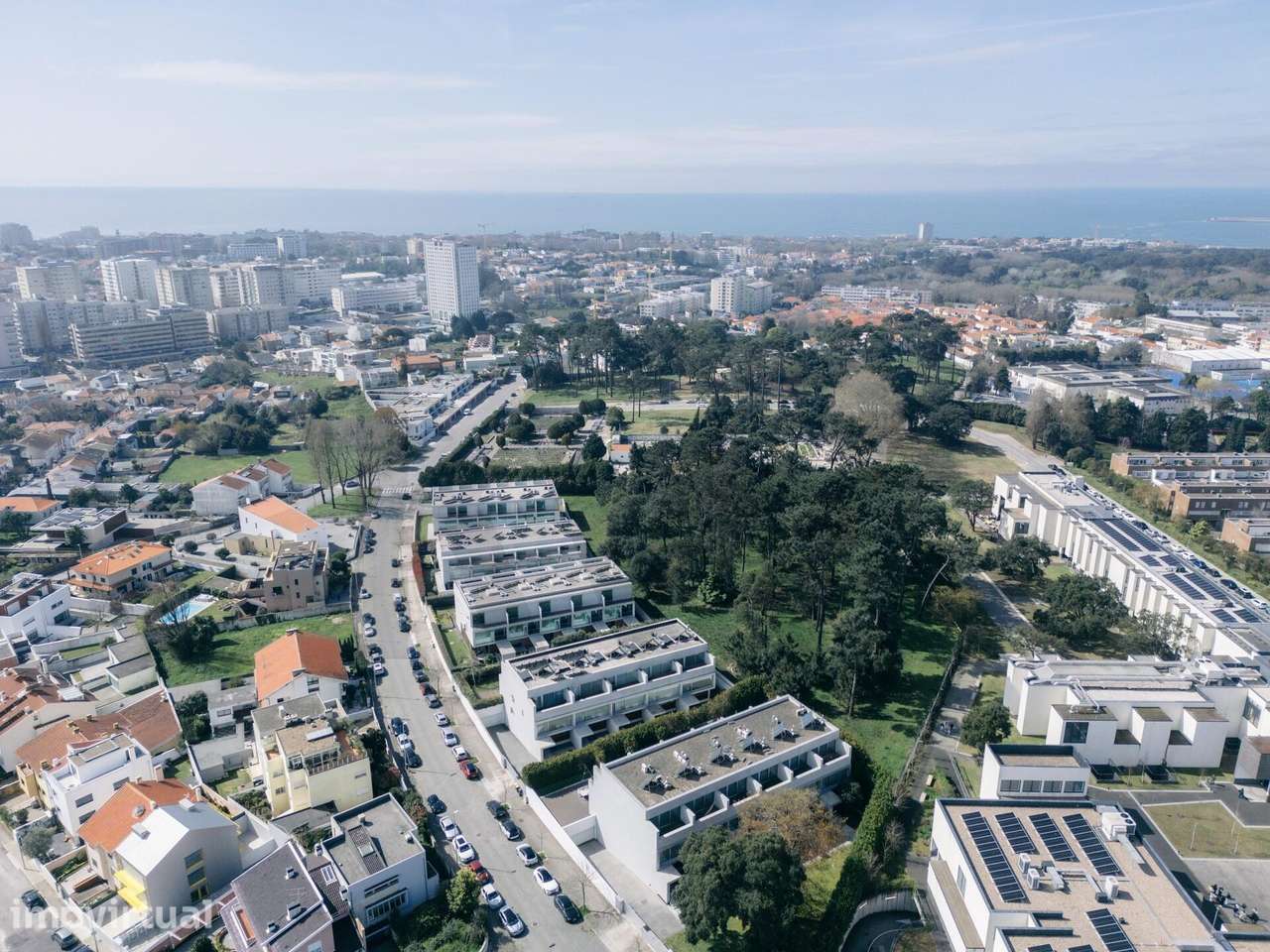 Moradia T4, Varandas, Jardim, 3 Lug. Garagem, Zona da Vilarinha (Porto - Grande imagem: 2/60