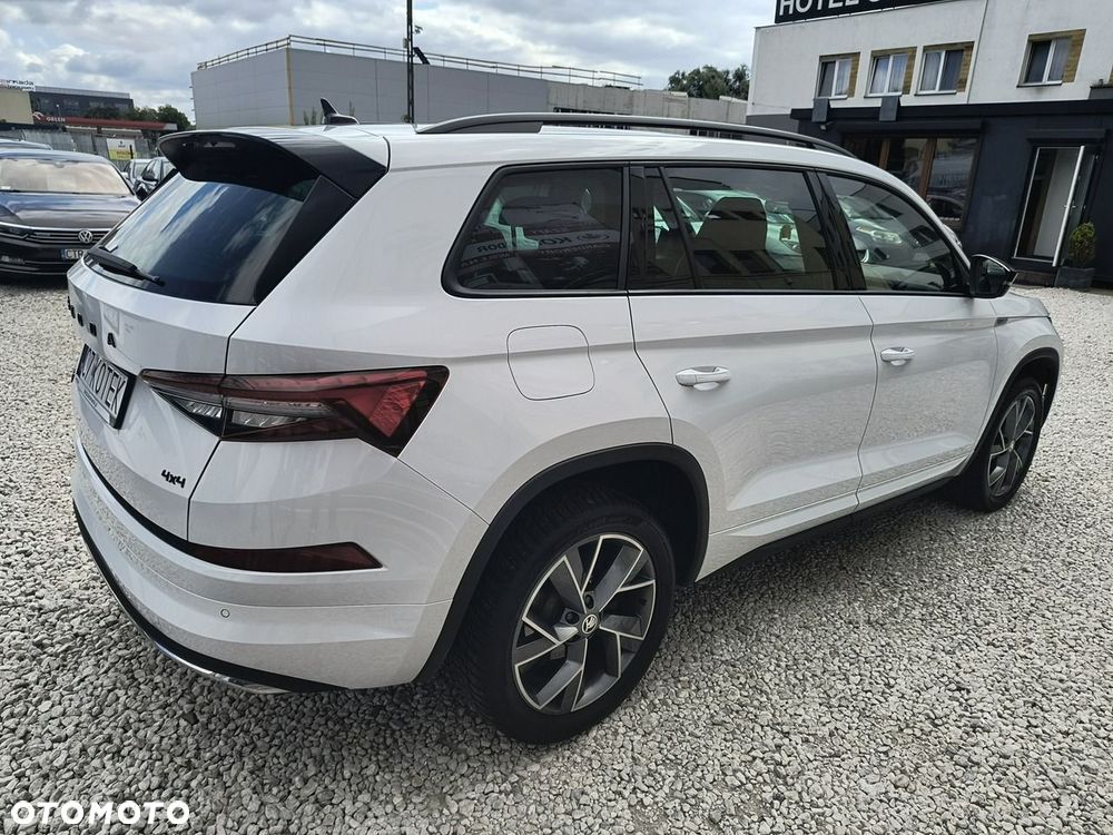 Skoda Kodiaq 2.0 TDI 4x4 DSG Sportline - 6
