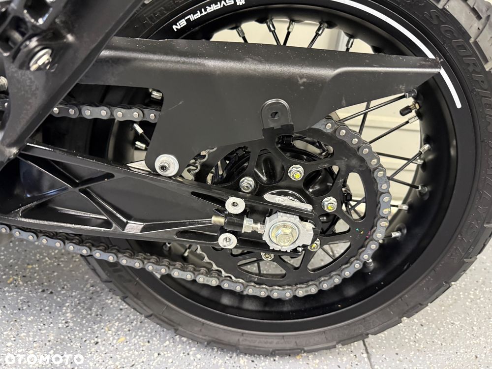 Husqvarna Svartpilen - 13