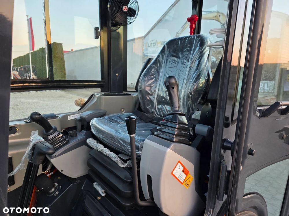 Inny NOWA minikoparka TORQMATIK ME18, silnik Yanmar 3TNV74F 11.2 kW - 34