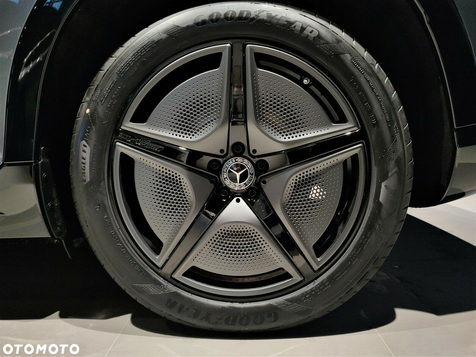 Mercedes-Benz EQS - 13