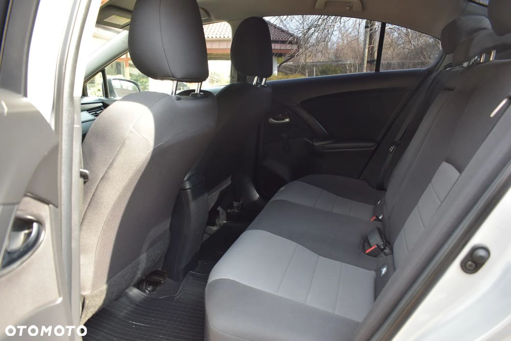 Toyota Avensis 1.8 Premium - 7