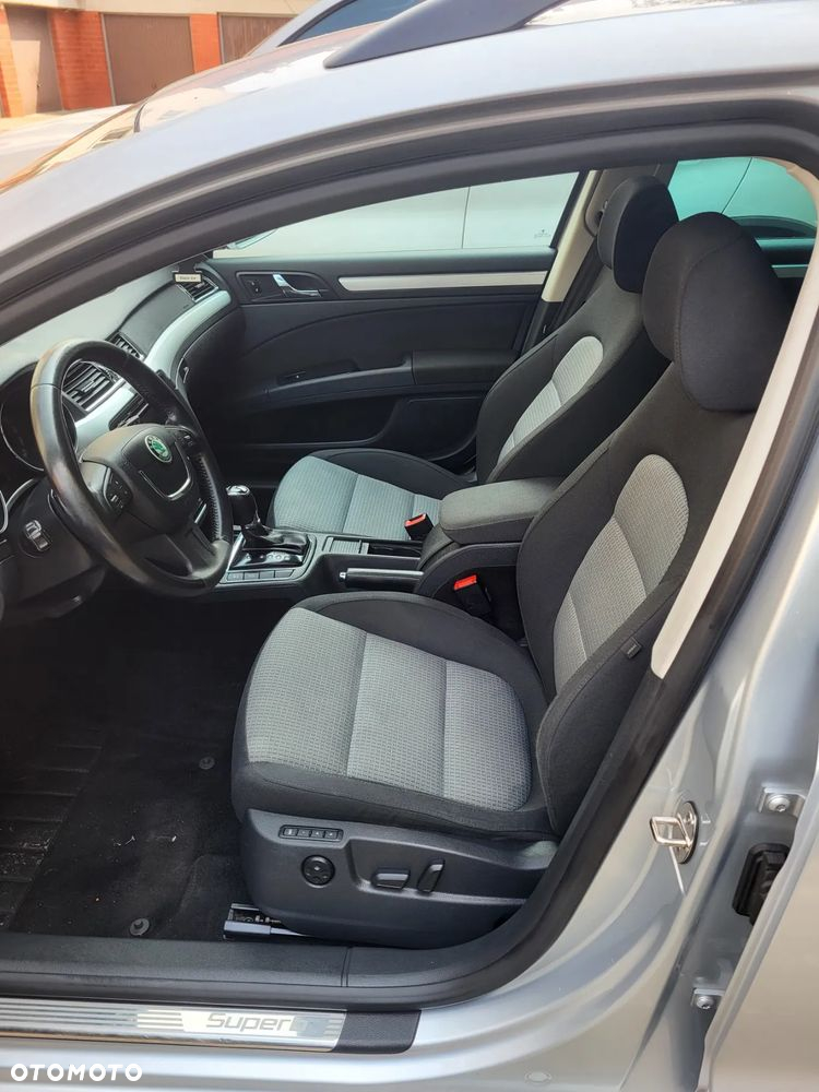 Skoda Superb 2.0 TDI DSG Exclusive - 4