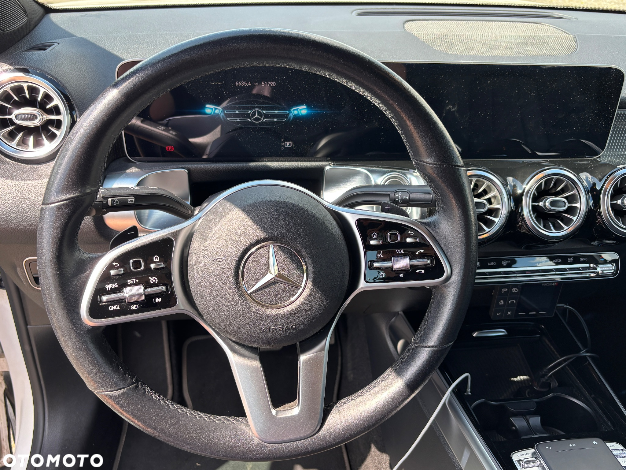Mercedes-Benz GLB 180 d 8G-DCT - 12