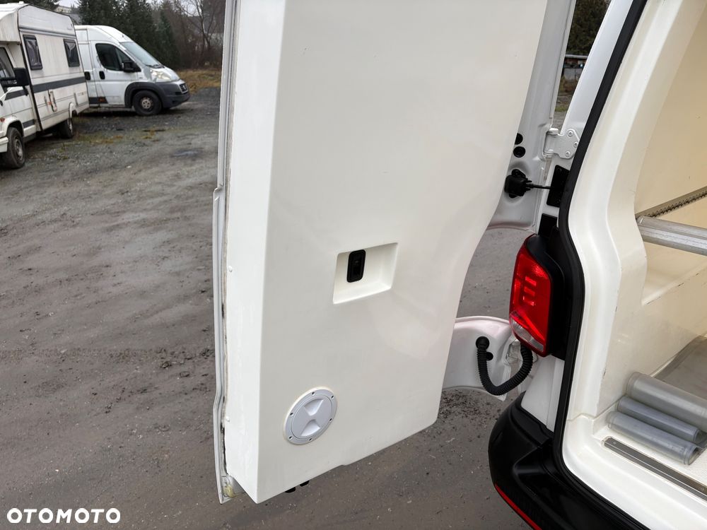 Volkswagen Transporter - 22