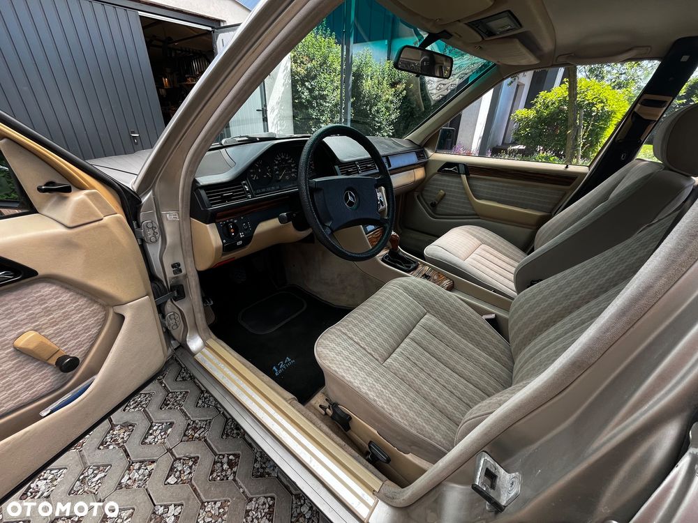 Mercedes-Benz W124 (1984-1993) - 29
