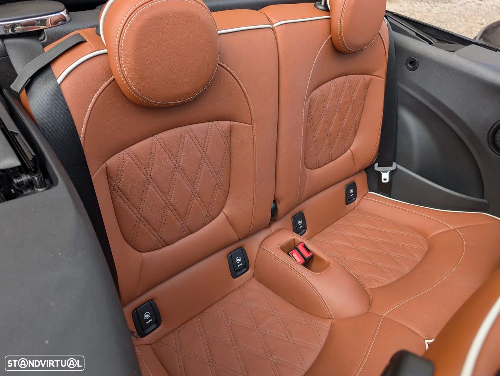 MINI Cabrio Cooper Auto - 11