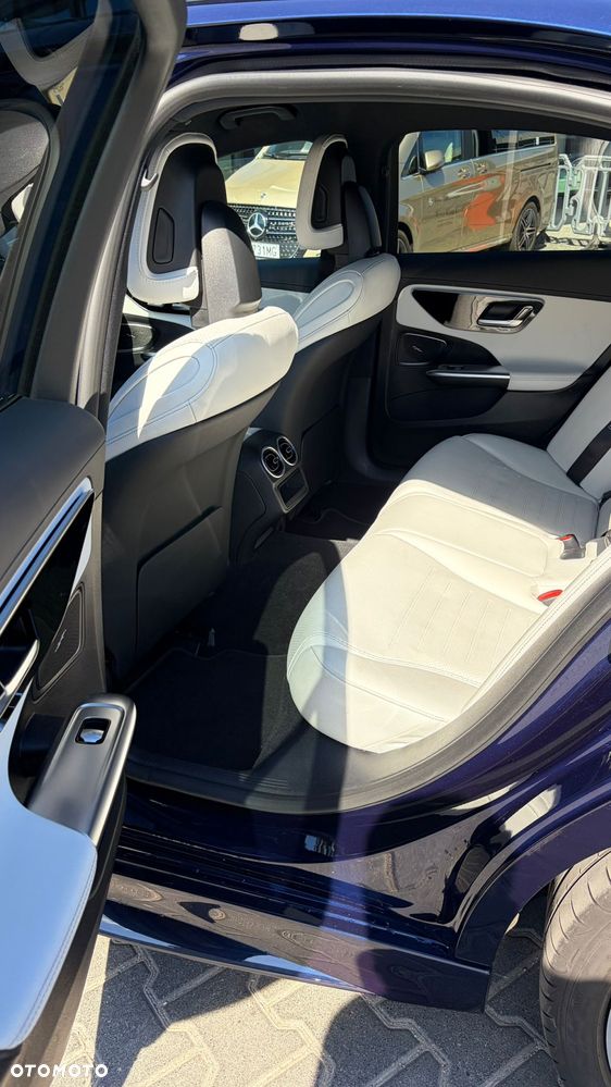 Mercedes-Benz Klasa C 220 d mHEV AMG - 9