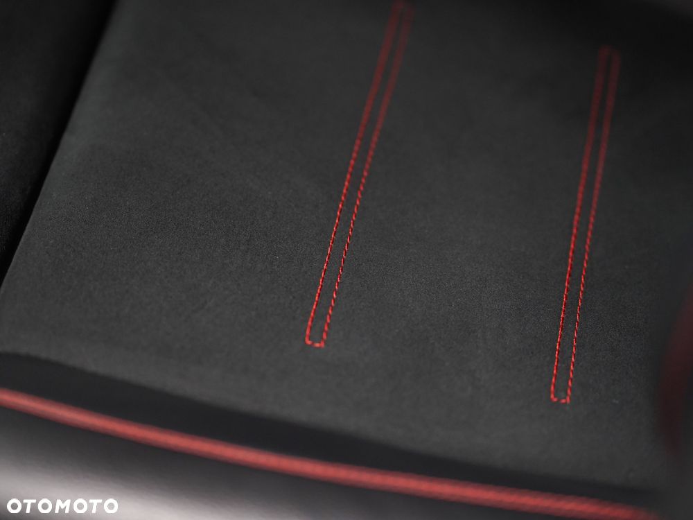 Mercedes-Benz GLB - 38